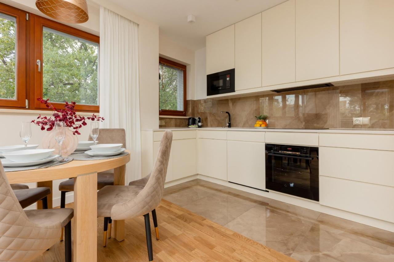 Deluxe Apartment Wronia 45 With Ac, Parking & Balcony By Renters Prestige Warsaw Ngoại thất bức ảnh
