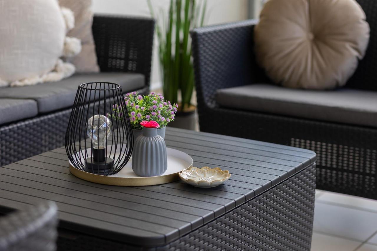 Deluxe Apartment Wronia 45 With Ac, Parking & Balcony By Renters Prestige Warsaw Ngoại thất bức ảnh