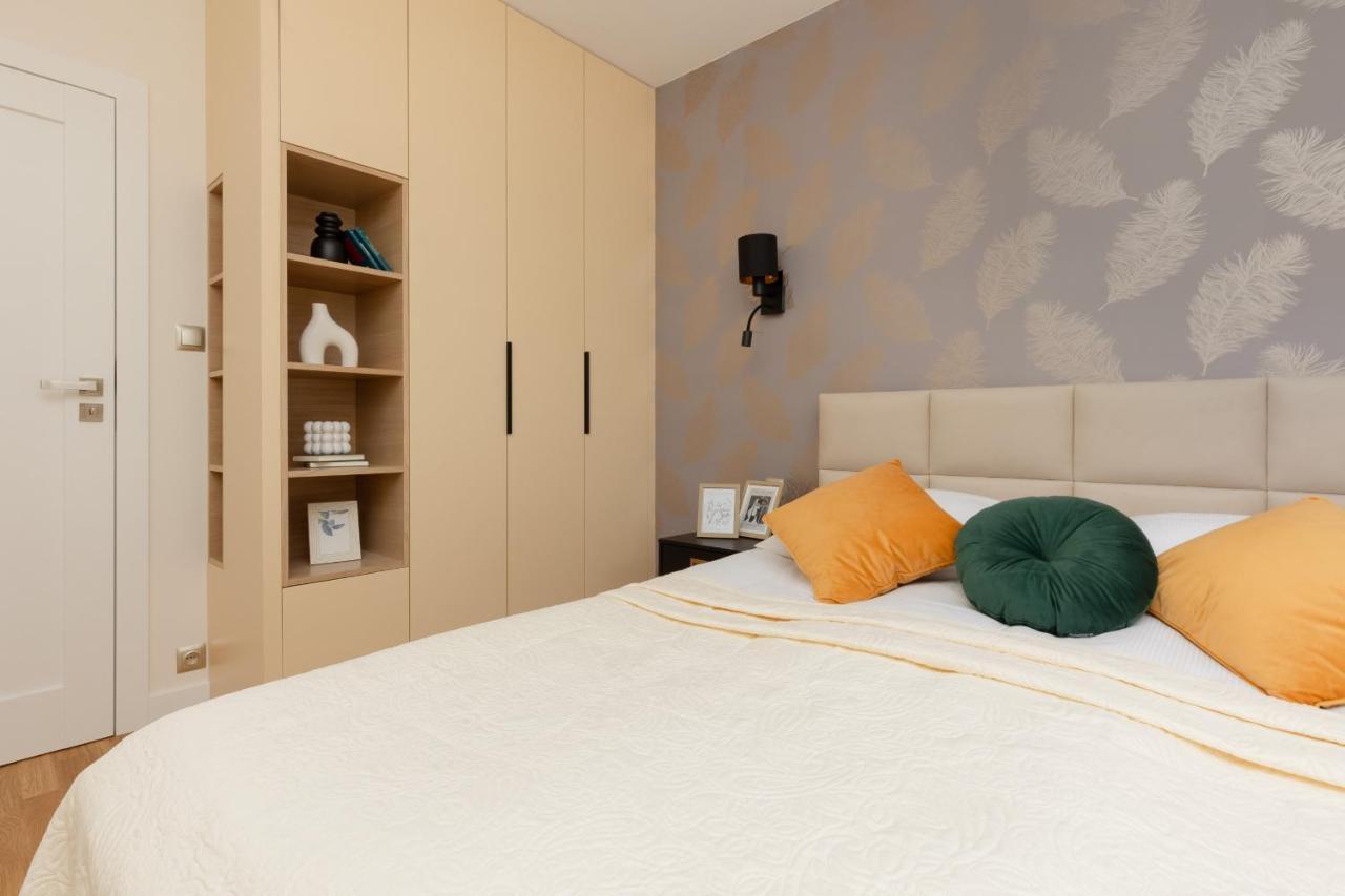 Deluxe Apartment Wronia 45 With Ac, Parking & Balcony By Renters Prestige Warsaw Ngoại thất bức ảnh