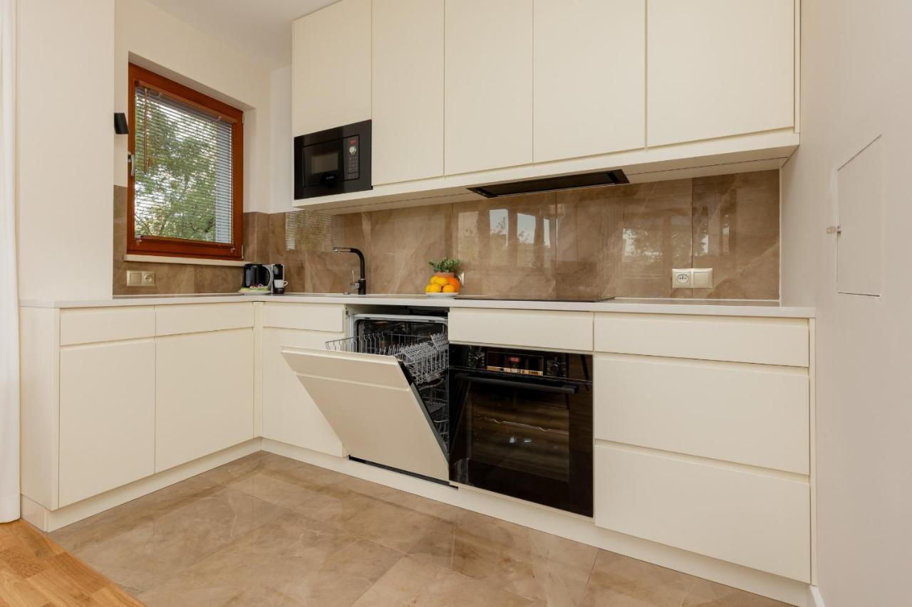 Deluxe Apartment Wronia 45 With Ac, Parking & Balcony By Renters Prestige Warsaw Ngoại thất bức ảnh